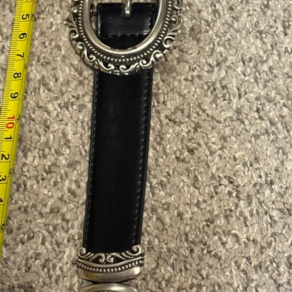 Stylish Black /Brown reversible Belt with Ornate Silver Buckle - Picture 6 of 10